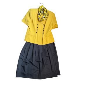 Le Suit Petite 8P Yellow Black Skirt Suit Short Sleeve Jacket Set Vintage